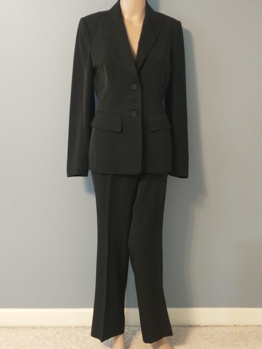 Anne Klein Black Tailored Two-Piece Pant Suit